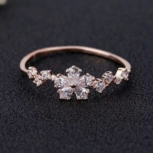 NWOT delicate flower ring